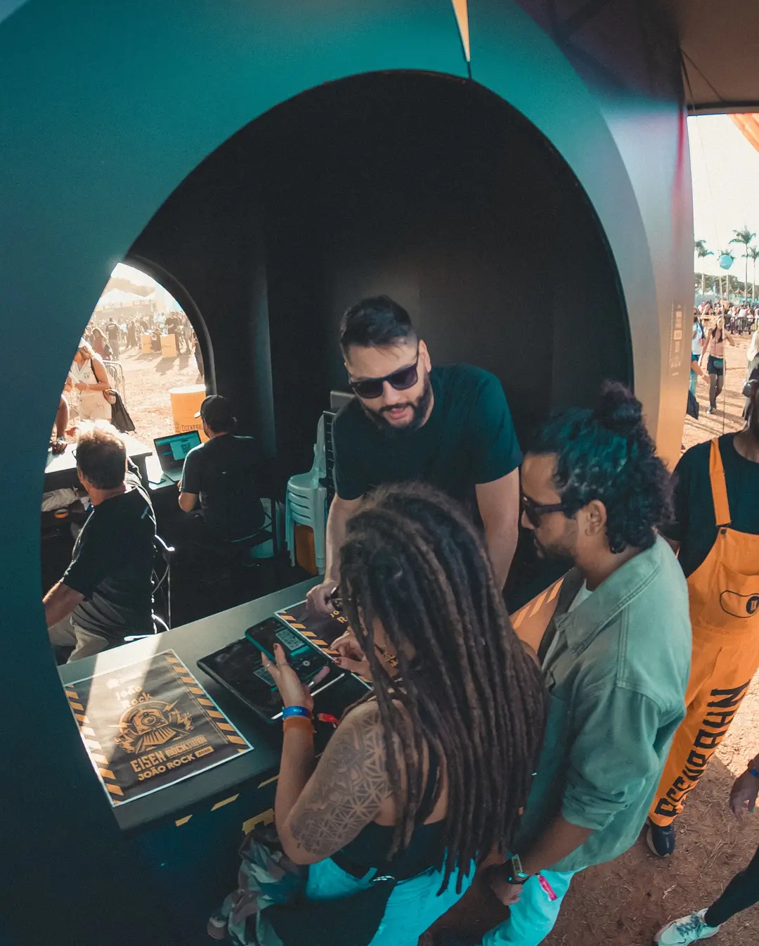 ThinkPrintBrasil Agita o João Rock 2025 com Lambe Lambes Exclusivos na EisenRockStation! - Image