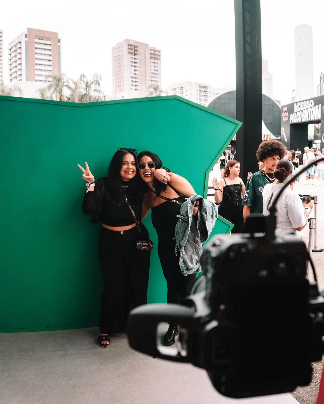 ThinkPrintBrasil Agita o Último Baile do Sintonia com Totem Fotográfico e Tecnologia! - Image