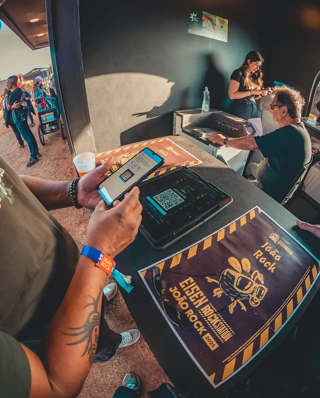 João Rock 2025: Eisenbahn e ThinkPrintBrasil Criam Ativação Lambe-Lambe Inesquecível! - Image