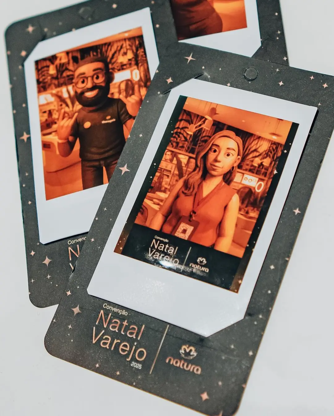 Fotos Polaroid ou Bottons com IA: Qual a Melhor Ativação para Seu Evento?