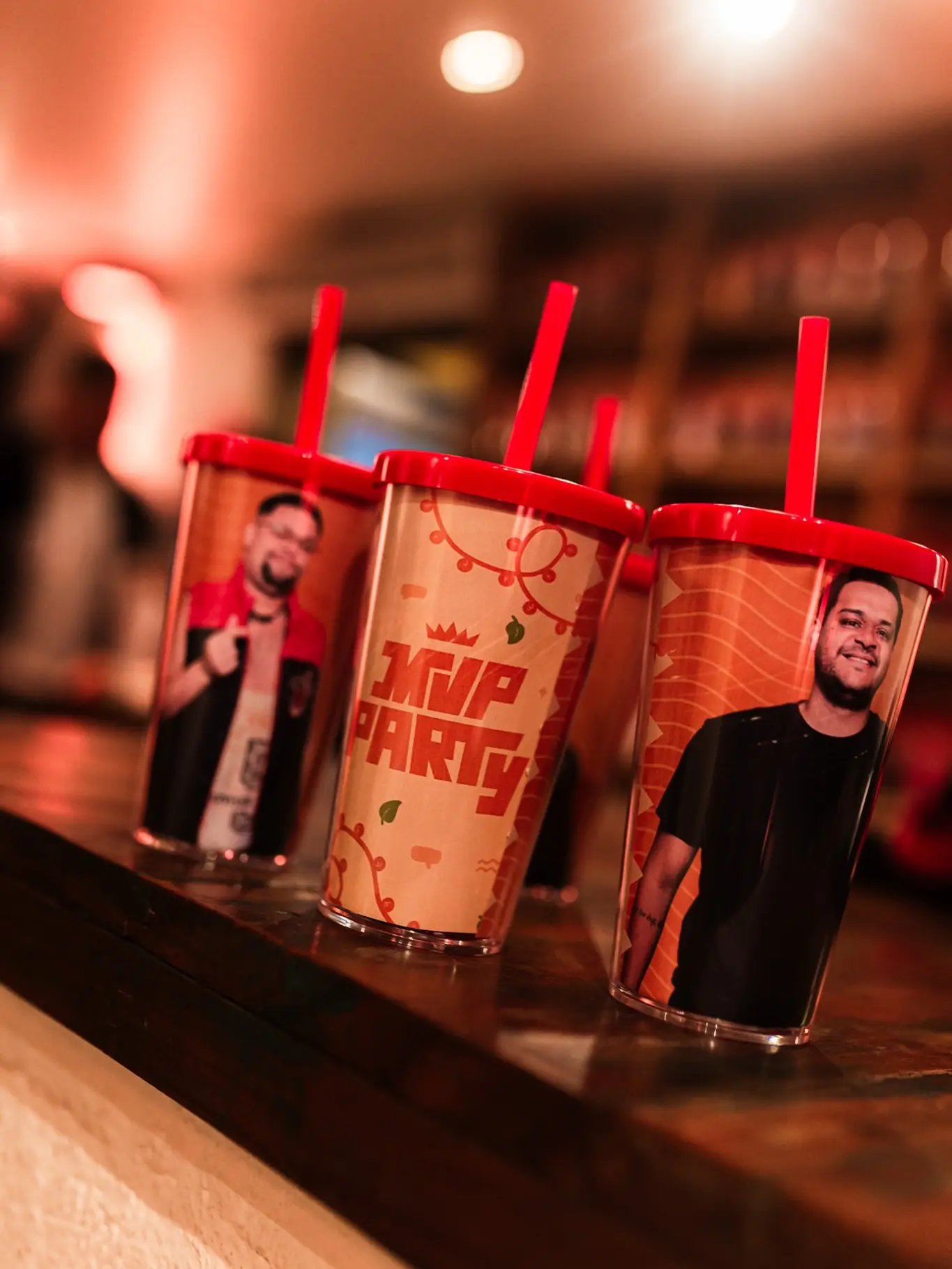 Copos Personalizados: Celebrando Sucessos e Conectando Marcas