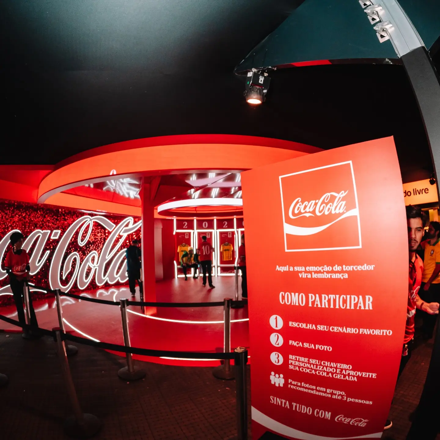 Ativação de Marca na Casa CazéTV: Como a Coca-Cola Engajou o Público para a Copa do Mundo