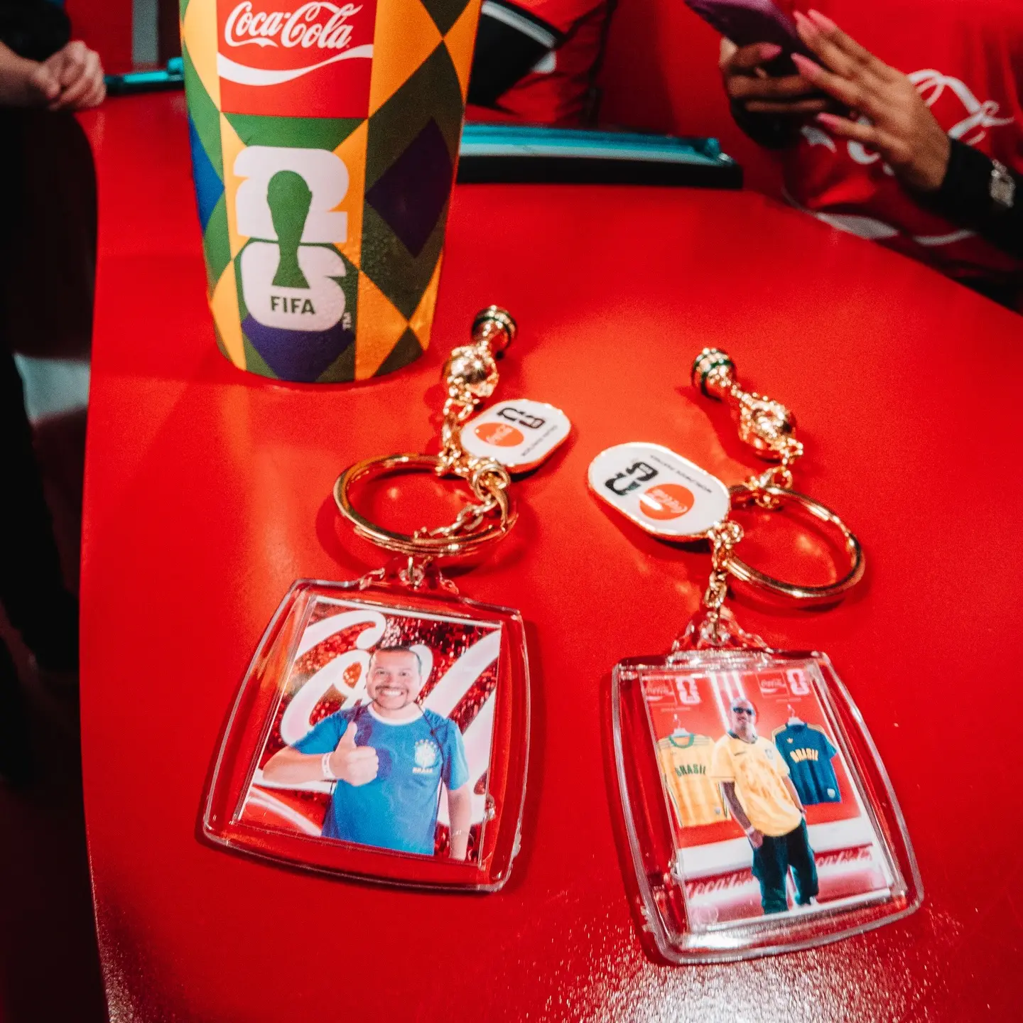 Ativação de Marca na Casa CazéTV: Como a Coca-Cola Engajou o Público para a Copa do Mundo