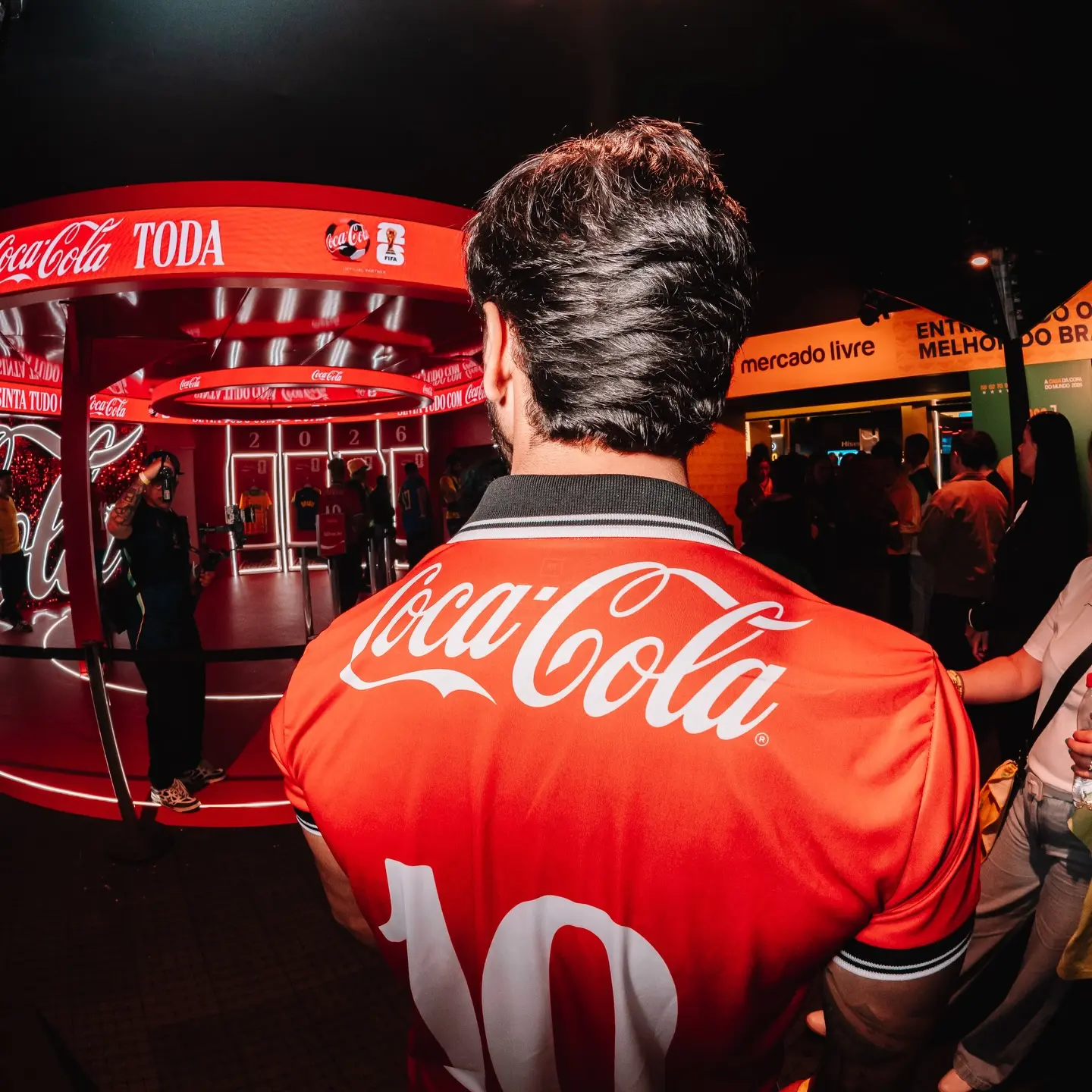 Ativação de Marca na Casa CazéTV: Como a Coca-Cola Engajou o Público para a Copa do Mundo