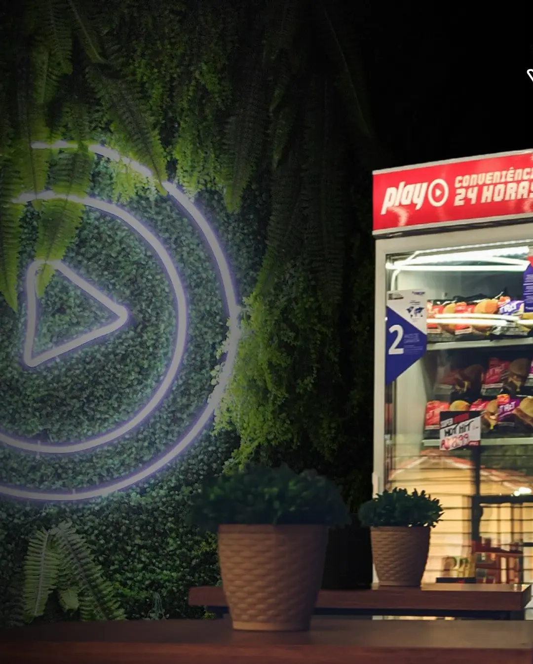 Descubra a Melhor Hora do Dia na Play Conveniência 24h: Happy Hour, Mini Mercado e Muito Mais!